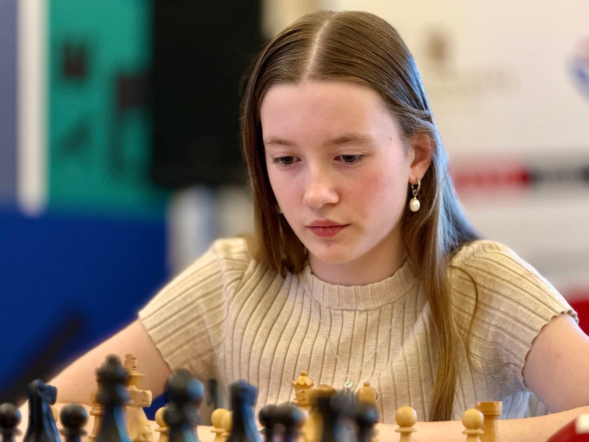 Mehr über den Artikel erfahren Schach-Glanzlicht in Prag: Lily Schirmbeck misst sich mit der Weltelite